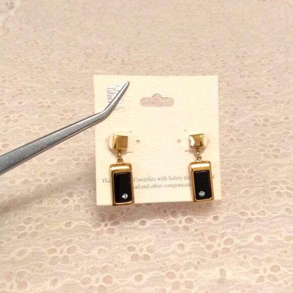 Vintage Onyx Gold Tone Dangle Drop Earrings Timeless VTG Jewelry - Picture 6 of 8